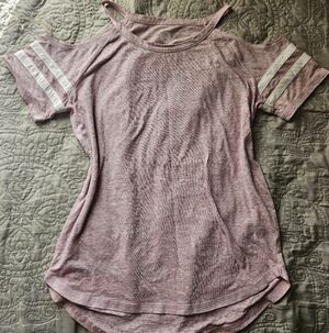 SO Women's Heathered Pink Short Sleeve Tee